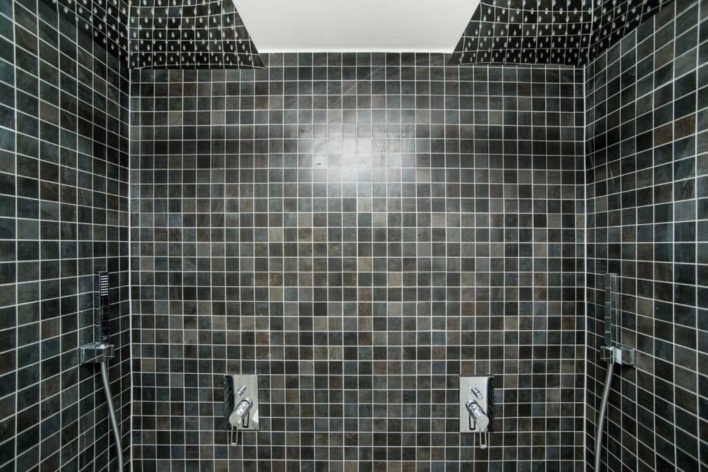Old Town 1 Bedroom Oasis With Ac And Double Shower Prague Exterior photo